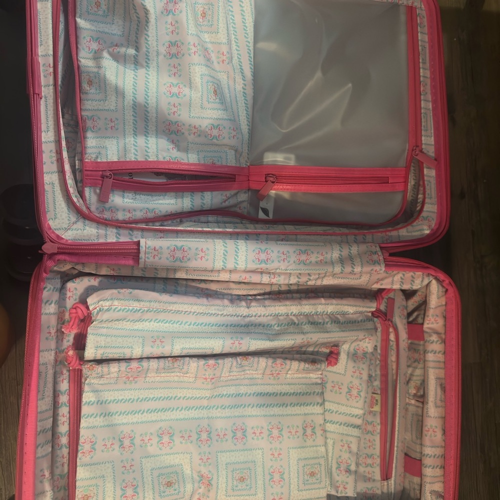 Beis Barbie Carry On - Picture 5 of 5